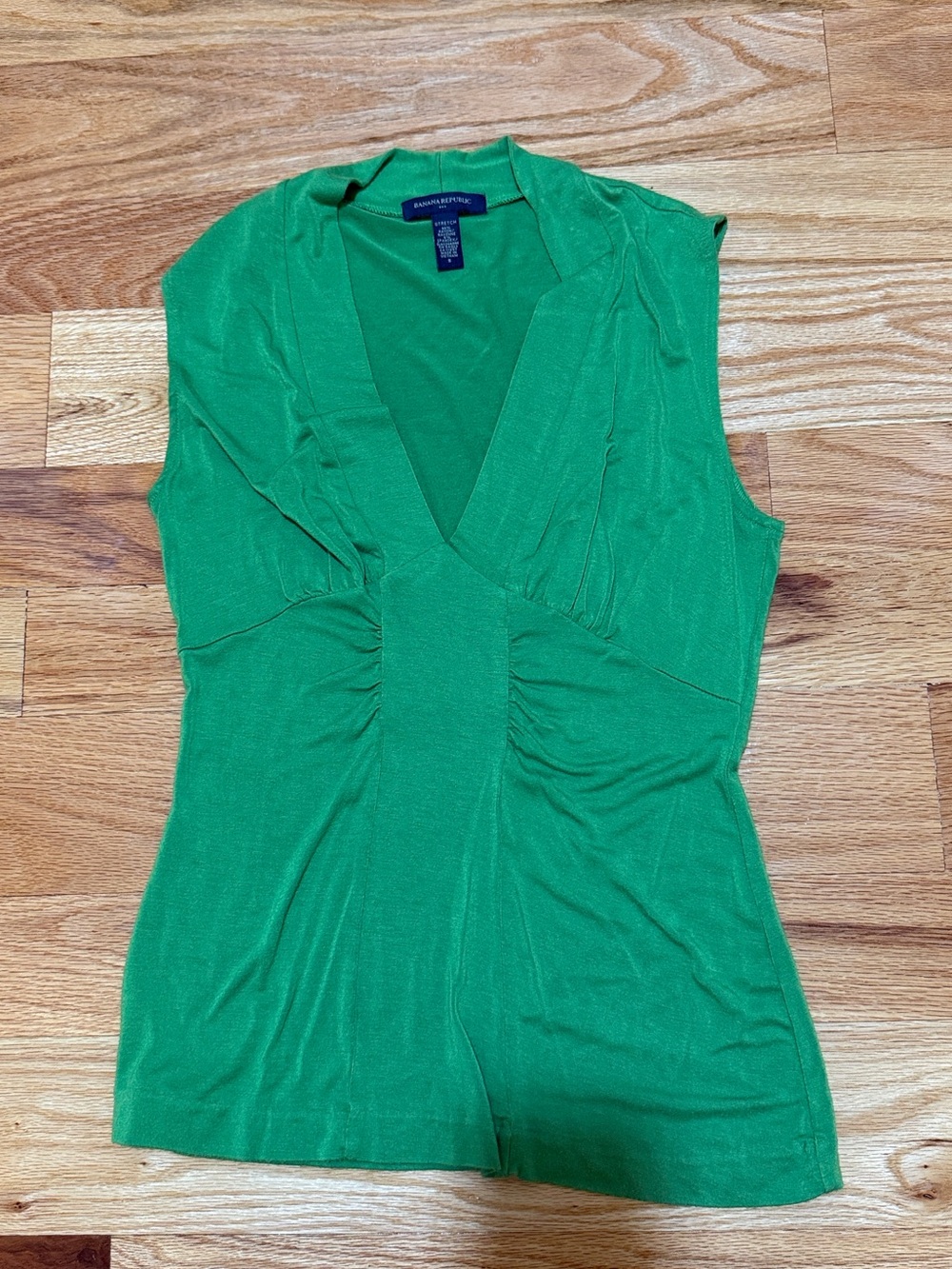 Banana Republic Bright Green V-Neck Sleeveless Top- S